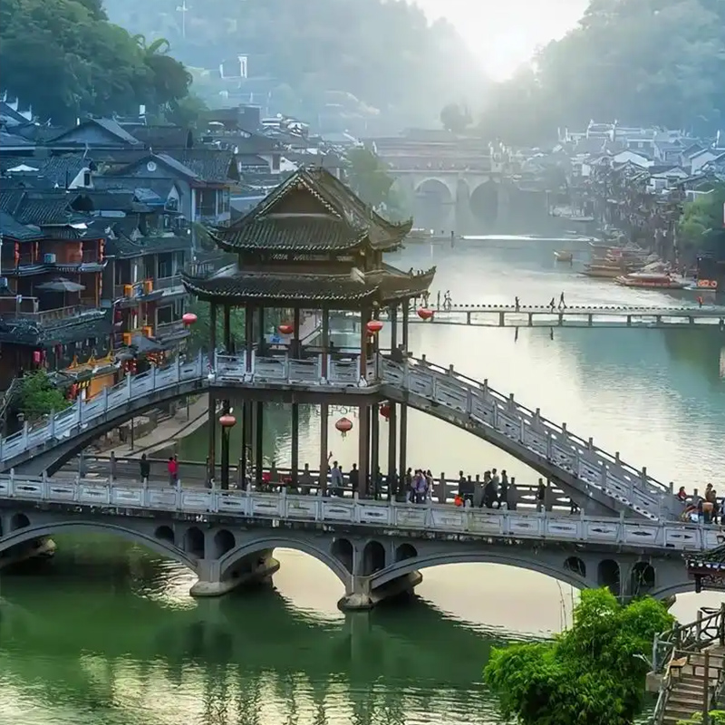 （國(guó)旅自組）【探秘星城·趣游湘西】湖南大學(xué)、橘子洲、岳麓書院、韶山、邊城茶垌、惹巴拉、里耶古鎮(zhèn)、鳳凰古城、天門山、長(zhǎng)沙雙飛六天
