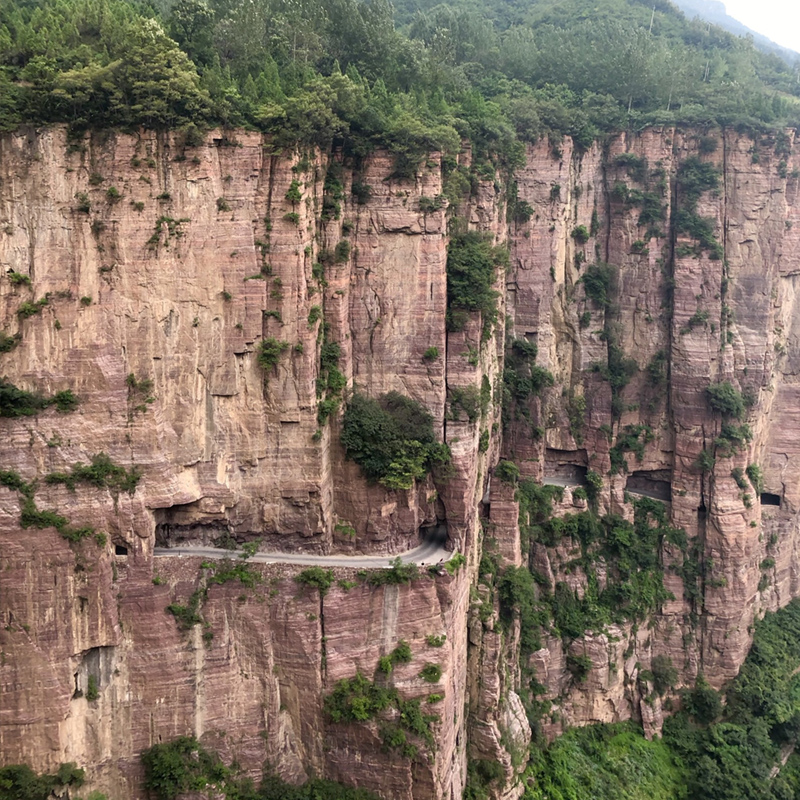 （長青樹）【縱橫東北 環(huán)游七省】山西：掛壁公路、河南：峰林峽、河北：山海關(guān)古城、黑龍江：漠河、北極村、哈爾濱、內(nèi)蒙古：海拉爾、滿洲里、遼寧：沈陽故宮、盤錦紅海灘、吉林長白山 空調(diào)專列16天